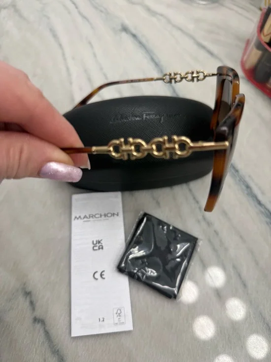 Salvatore Ferragamo Women's Sunglasses
With Gold Gancini temple  New in case - Picture 8 of 10